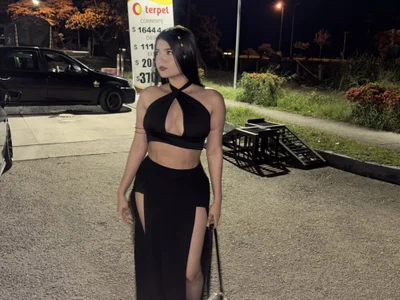 EmmiiGlow Chat XXX Ngoại tuyến