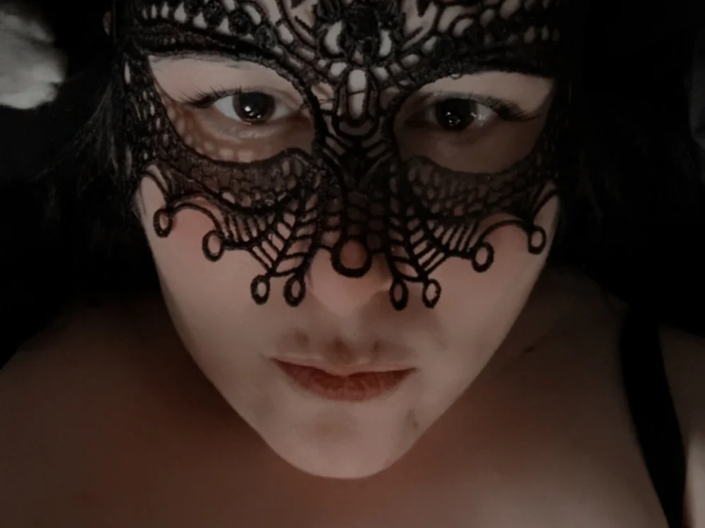 RavenRuneen Offline XXX chat