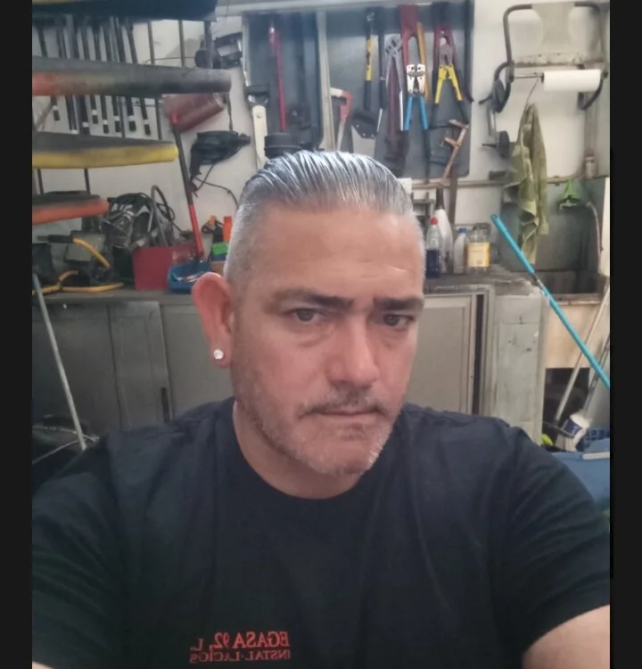 marcarev's Offline Chat Room