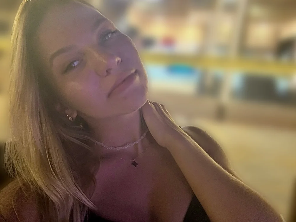 Lorynaaa's Offline Chat Room
