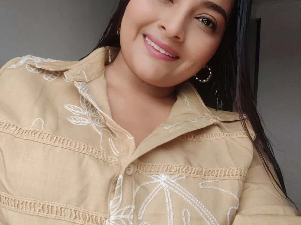 SOOFIIAA_: офлайн-секс-чат