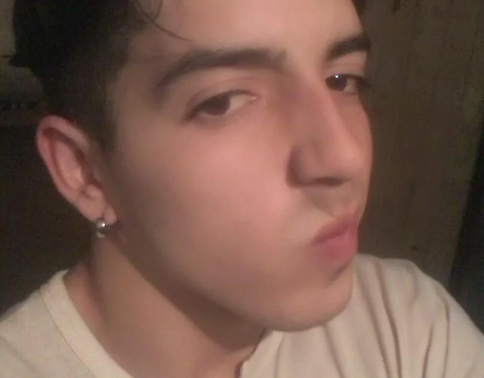 OutcastRen's Offline Chat Room