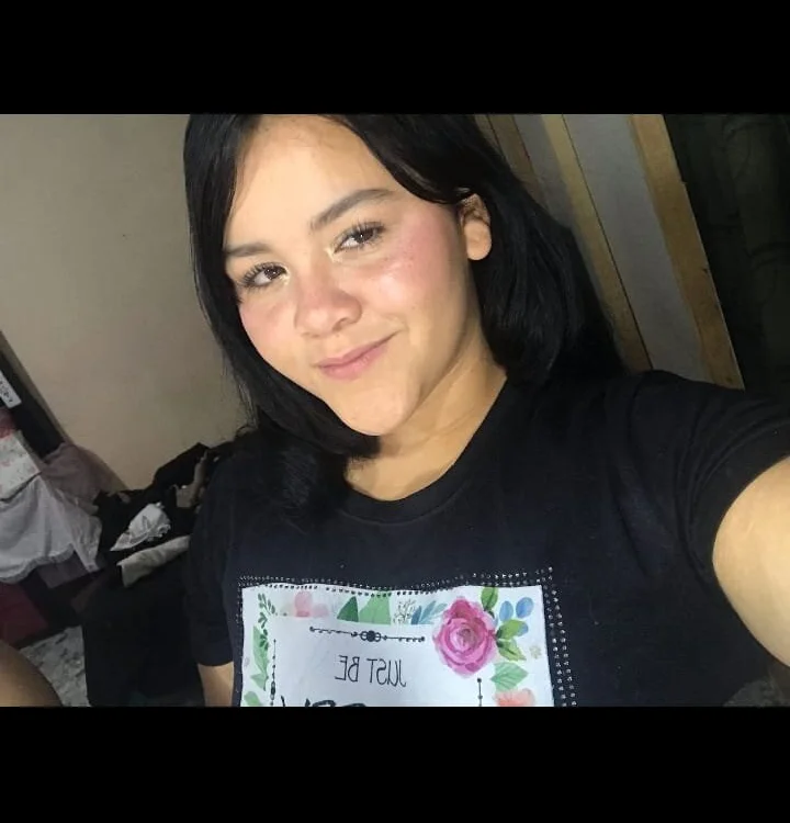 Tania-RobertsX offline chatrum