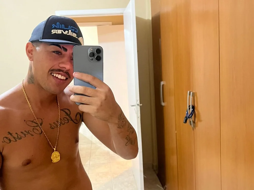 Wesleybigode's Offline XXX Chat