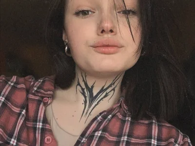 Arin-lov Female Student Free Webcam Strip