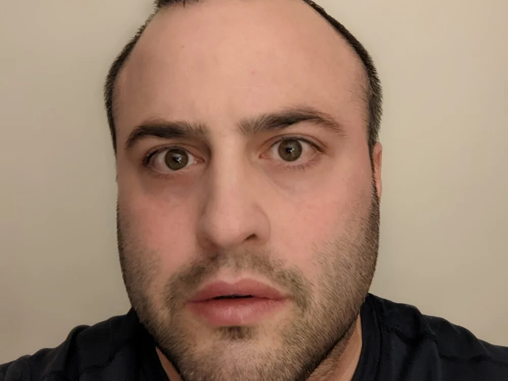 johnnydeeper33's Offline XXX Chat