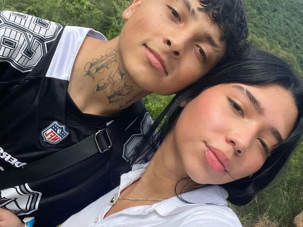 Sky_n_Zayn's Live XXX Chat