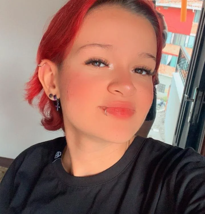 Violet_and_Lily offline chatrum