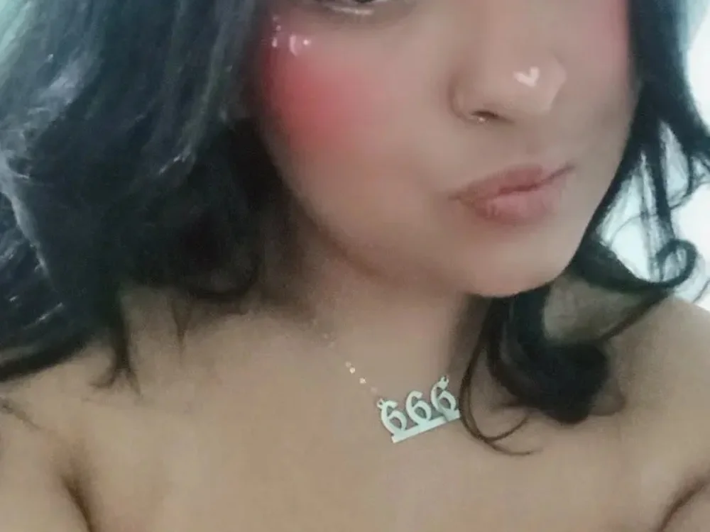 Chanelle_Poison's Offline XXX Chat