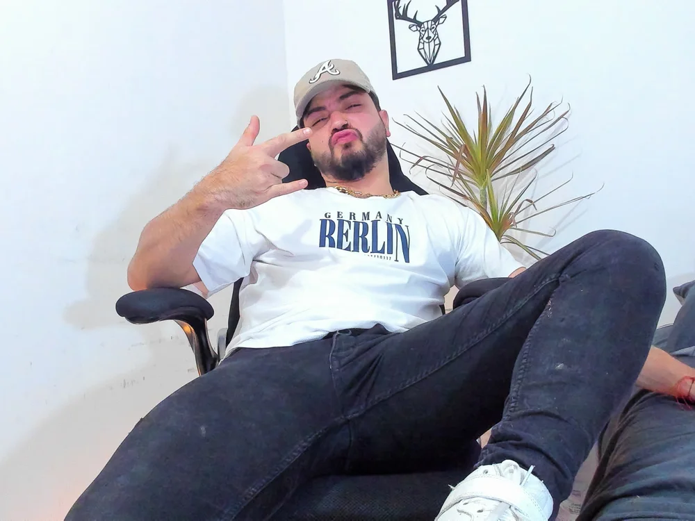 _sexyguy's Offline Chat Room