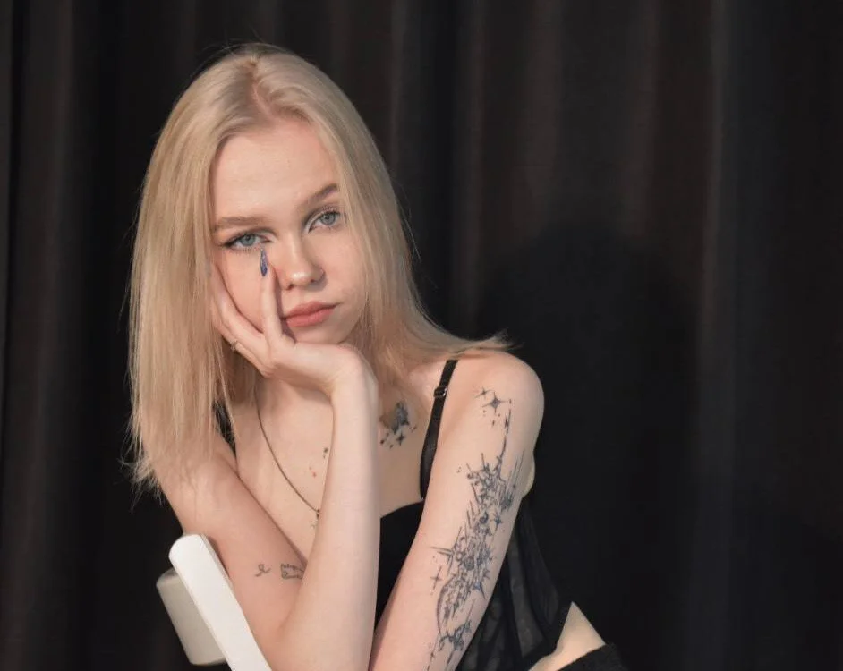ErlinaColeman's Offline XXX Chat