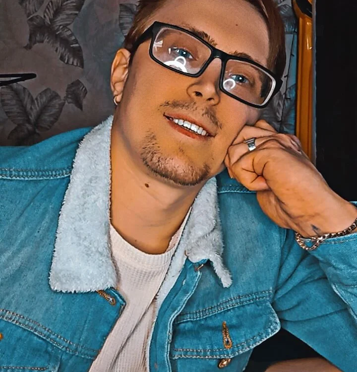 DavidMikli 离线XXX聊天