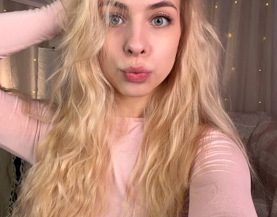 ShinyBarbie Chat XXX offline