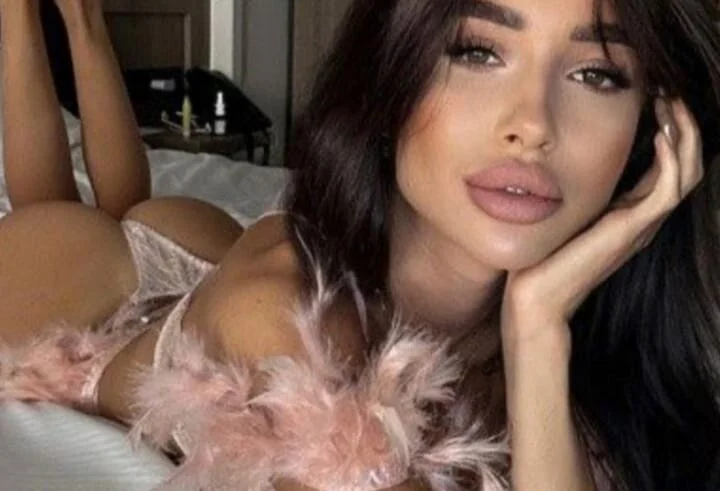 Laraa-arabic Adlı Modelin Çevrimdışı XXX Sohbeti