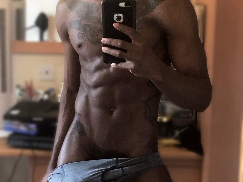 tellmeuluvm3n Offline XXX chat