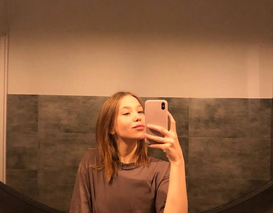 MaxineBellas' Offline Chat Room