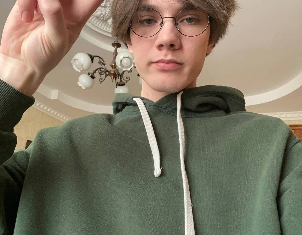 callmenineoneseven Chat XXX offline