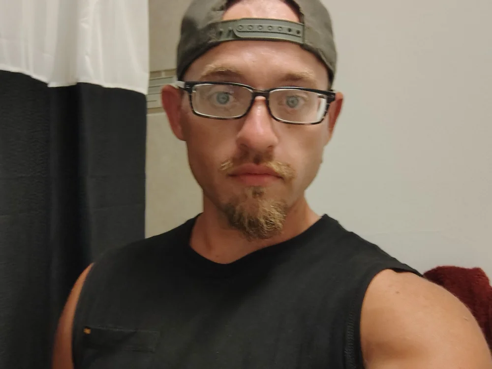MikeBigDnack92 offline chatrum