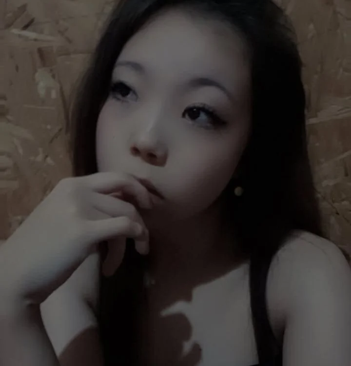 TaiteDennett's Offline Chat Room