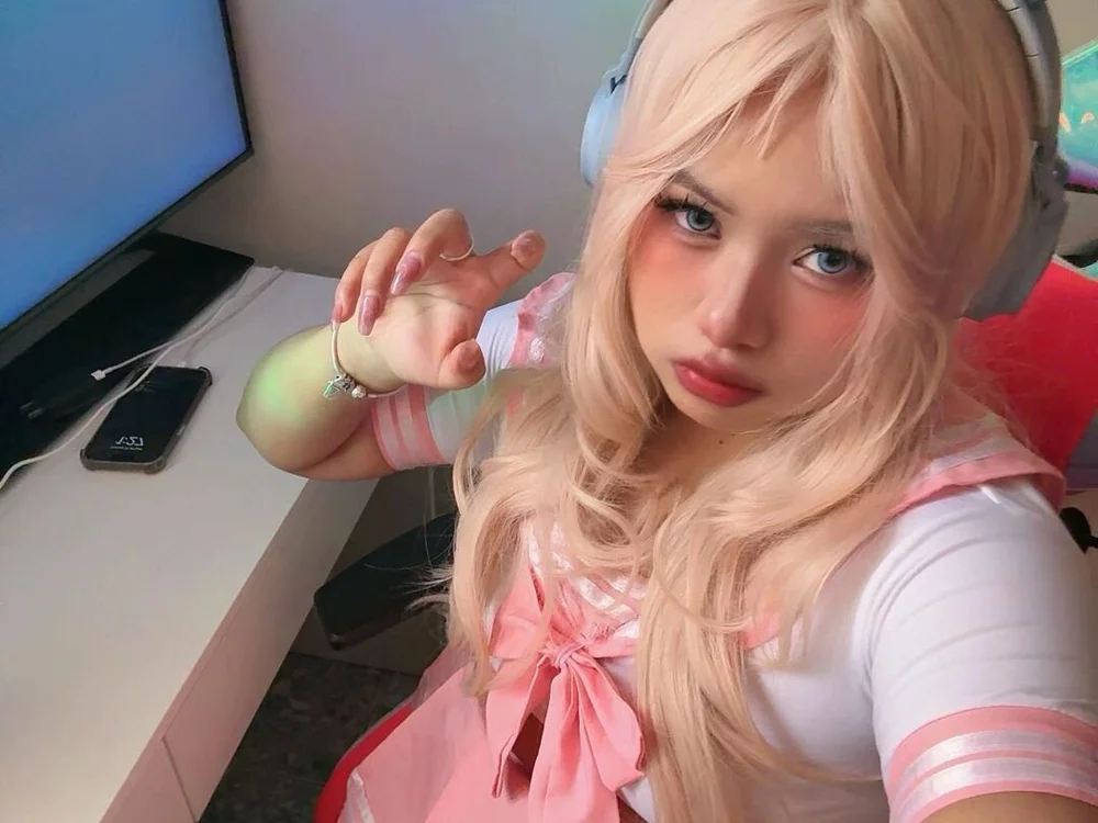 Sammy6793 Offline XXX-Chat