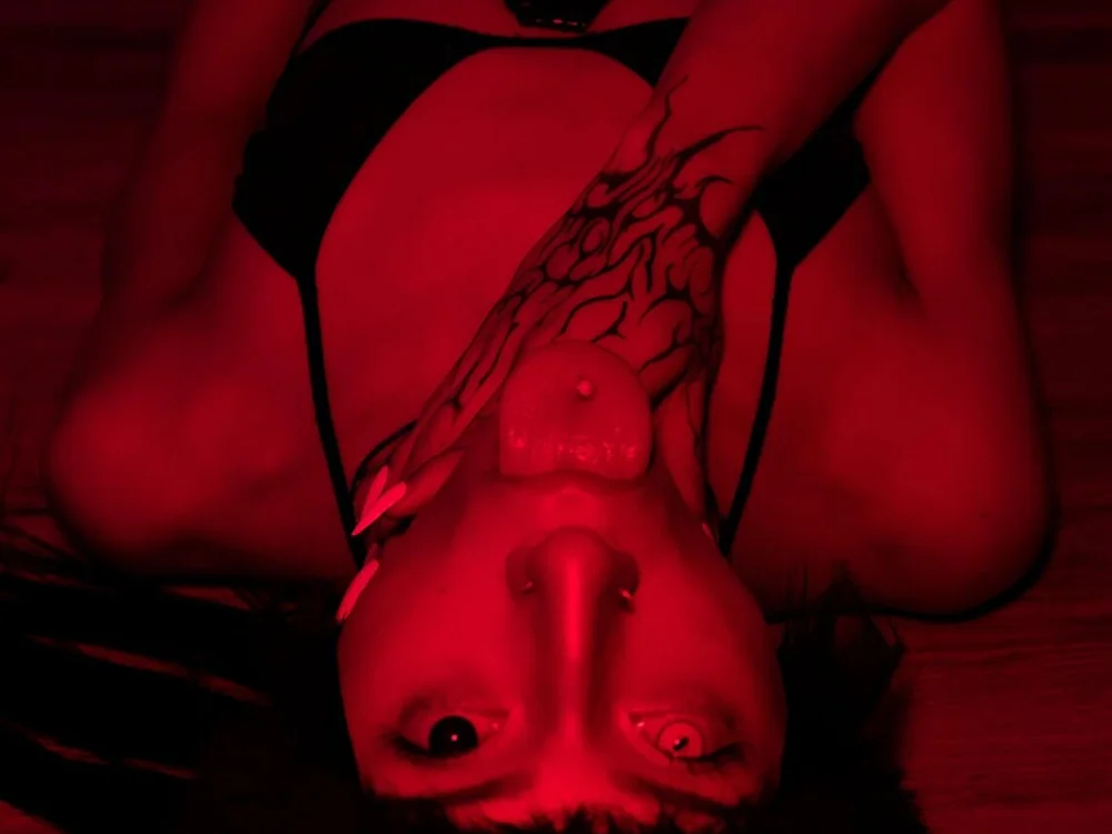 Kittie_Vixen Chat XXX offline