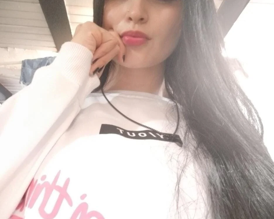 Zaya_22 অফলাইন XXX চ্যাট