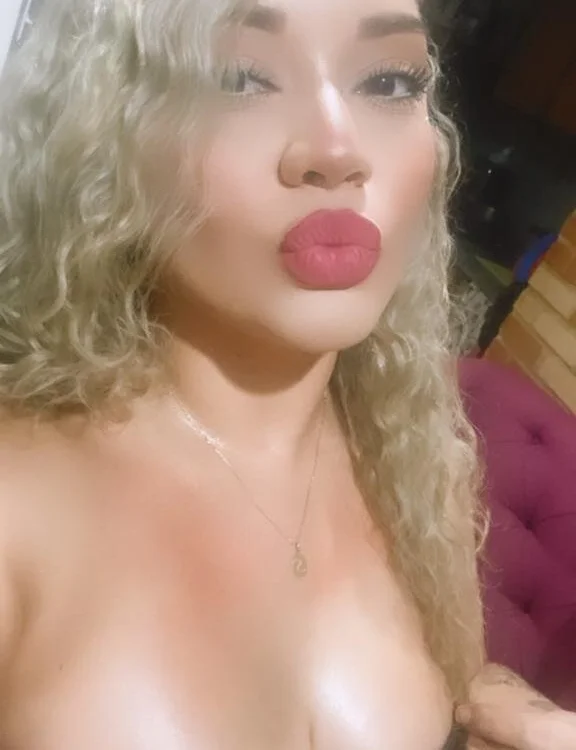 Sasha_Johnss offline chatrum