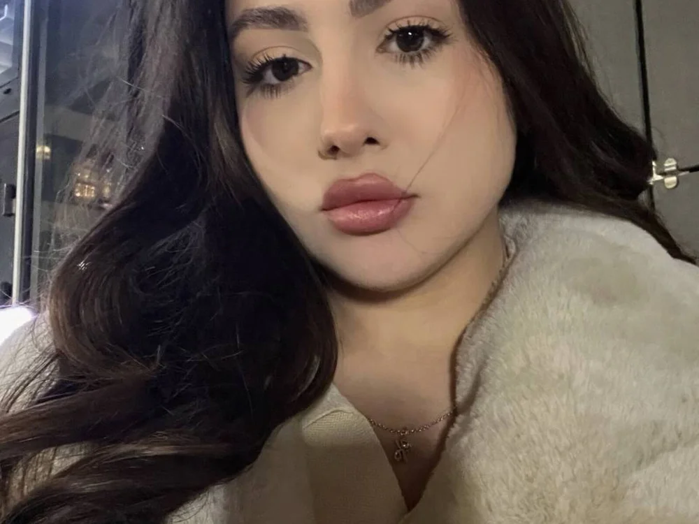 LeilaEady offline chatrum