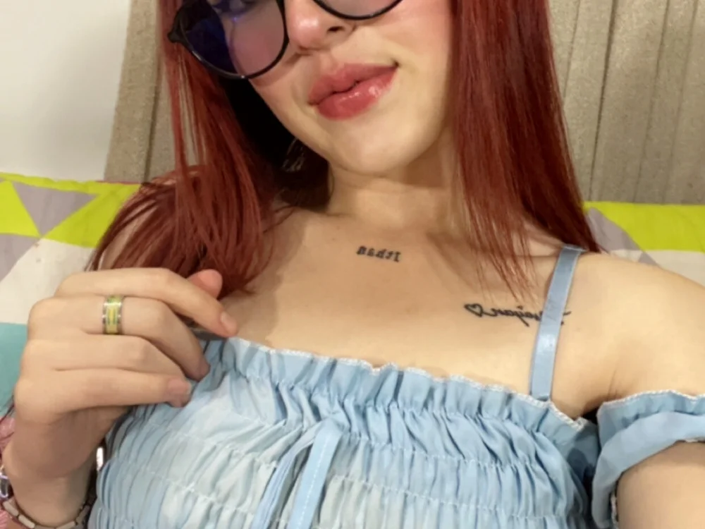 _isabella_kiss2's Offline Chat Room