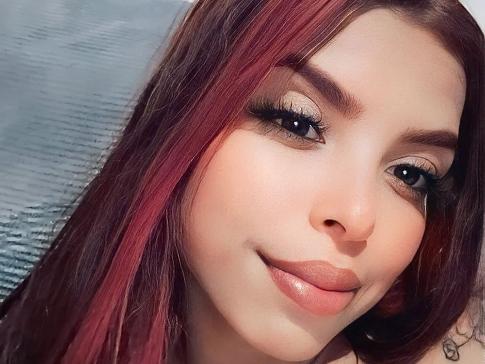 camila-esperanza's Offline XXX Chat