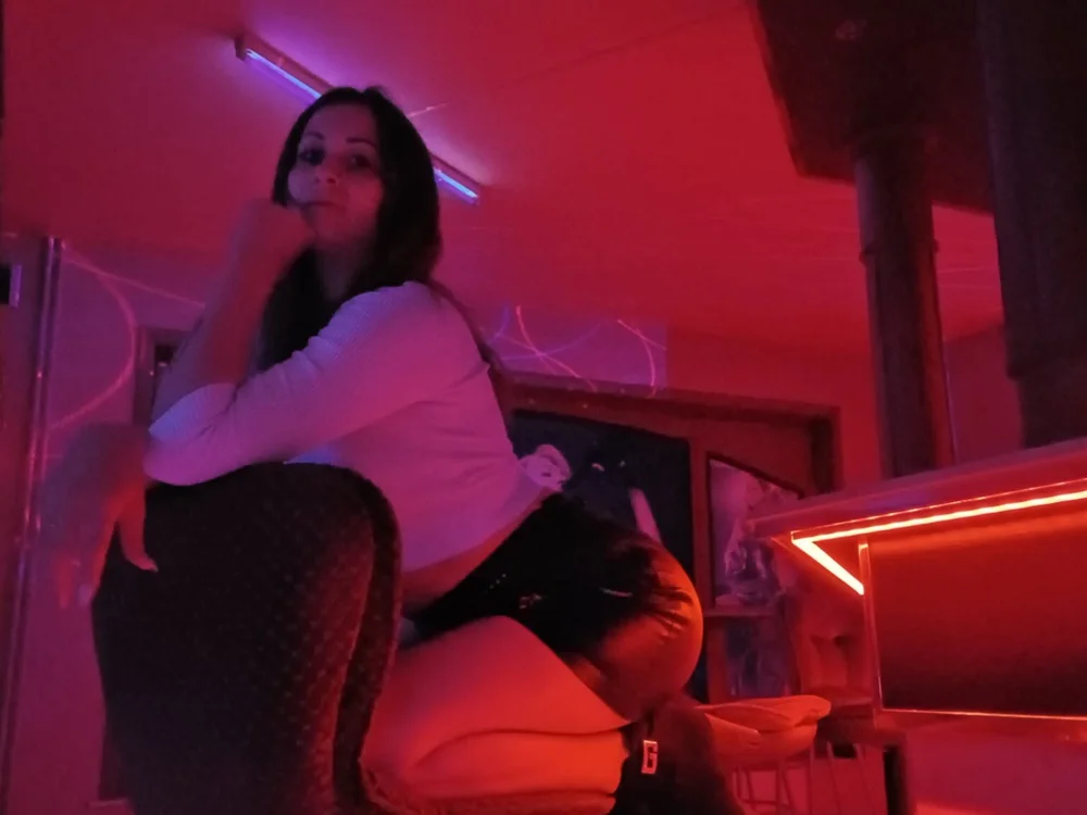 Aryanette Chat XXX offline
