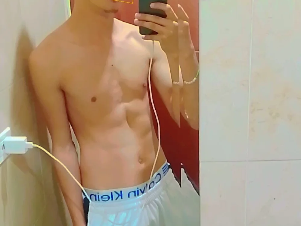 Sexy_tom_n Offline XXX chat