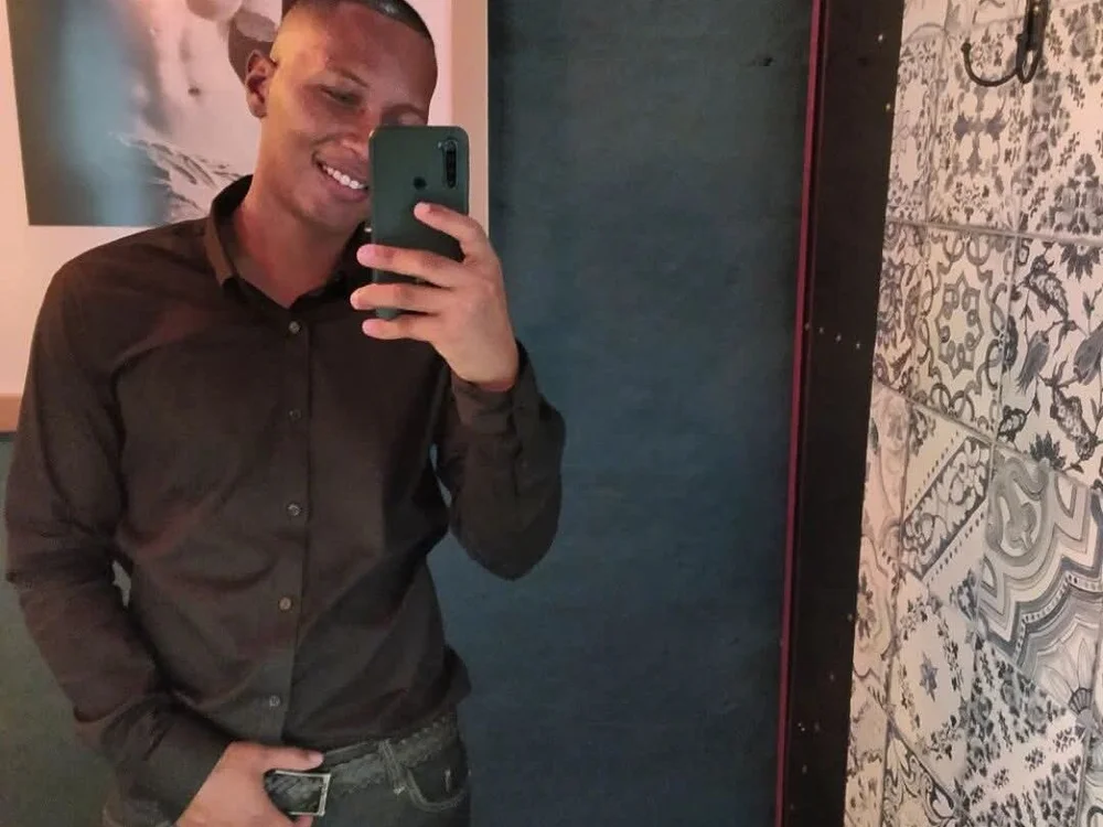 Offline XXX chat SANTI_BIGXXX