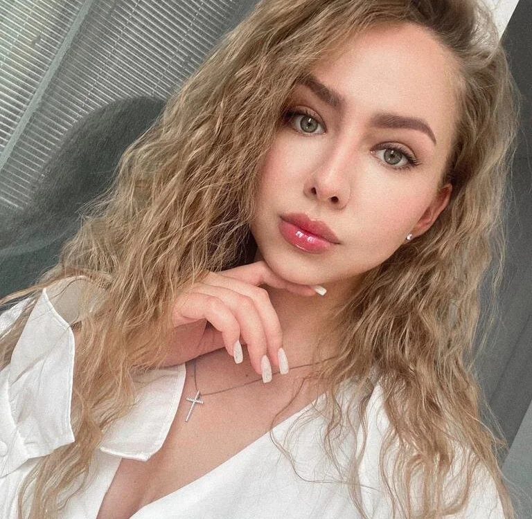 Czat XXX offline – MissOyee