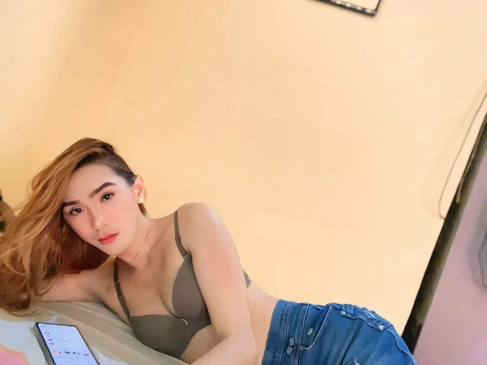Abby_691 Adlı Modelin Çevrimdışı XXX Sohbeti