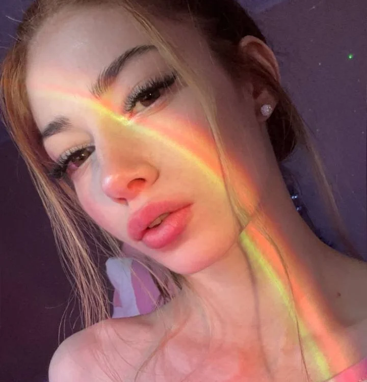 MagicLadyyy's Offline Chat Room
