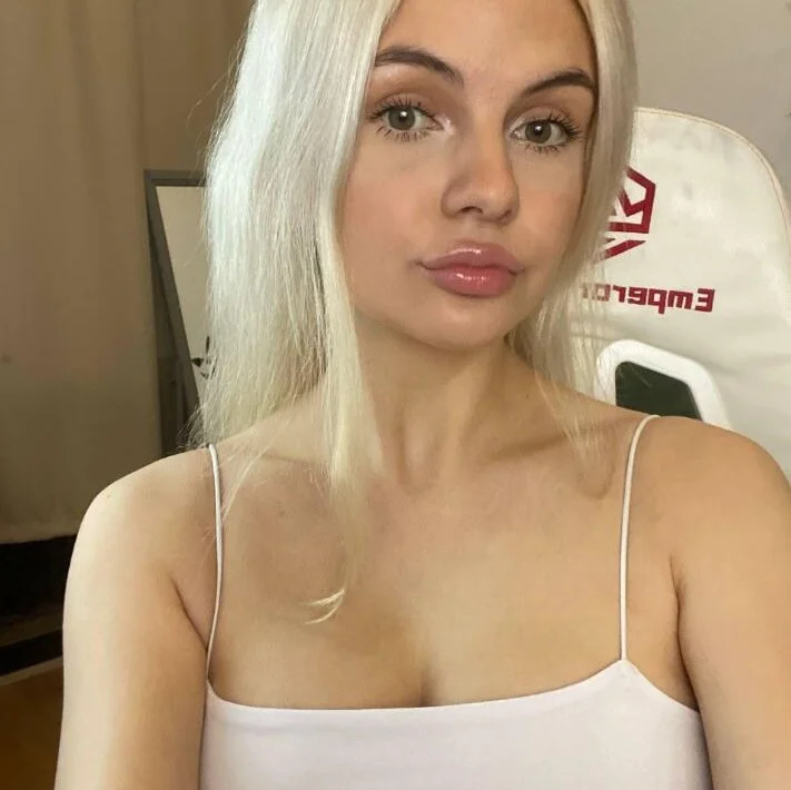 Vivien_ronal Offline XXX Chat