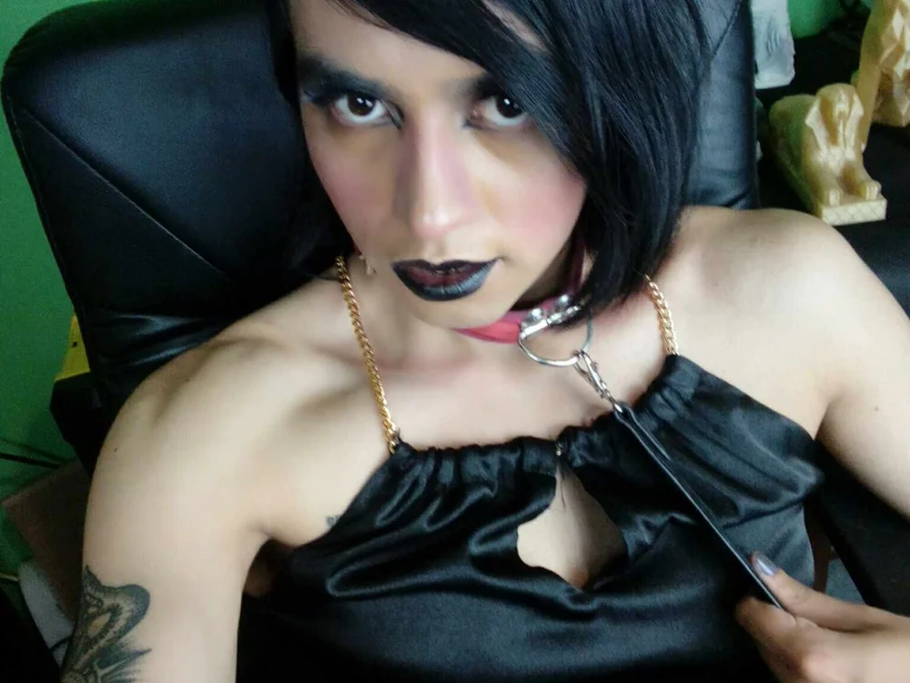 EliAzazel's Offline Chat Room