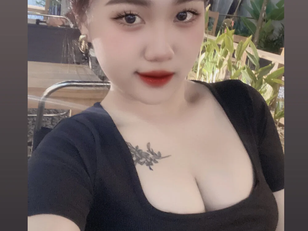 Almira6868 Offline XXX-chat