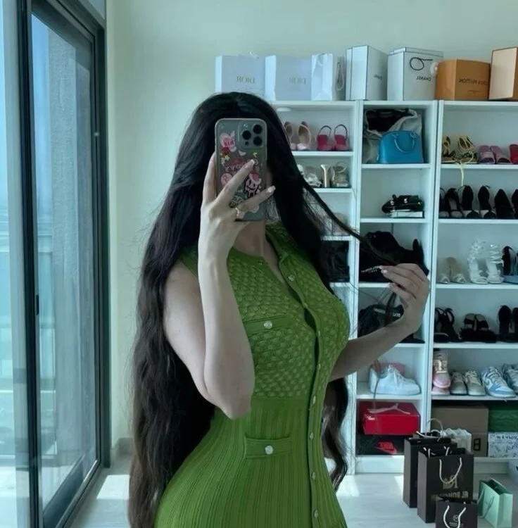 دردشة strong-gir الجنسية دون اتصال