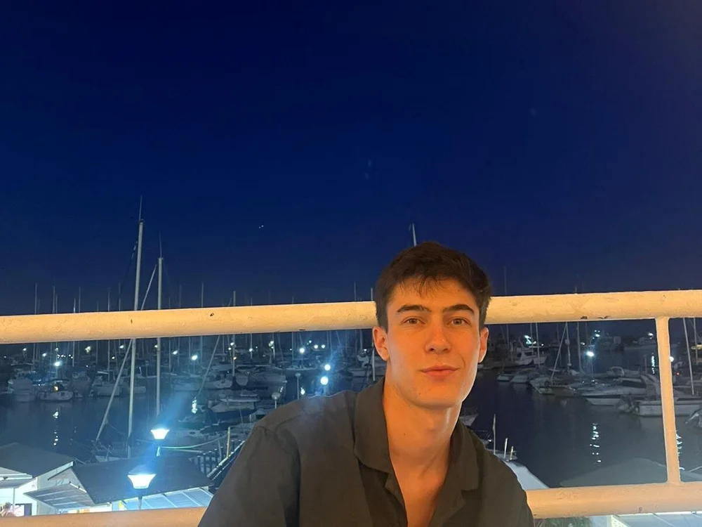 Pabloomndzz's Offline Chat Room