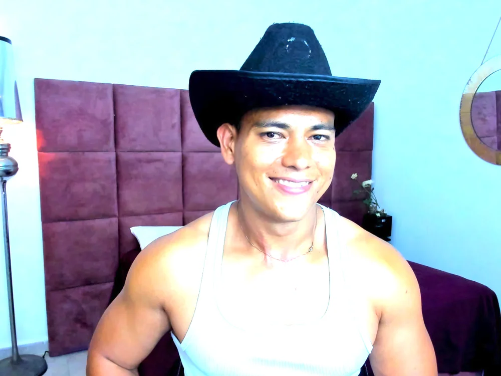 LORD_HERAKLES Offline XXX-Chat