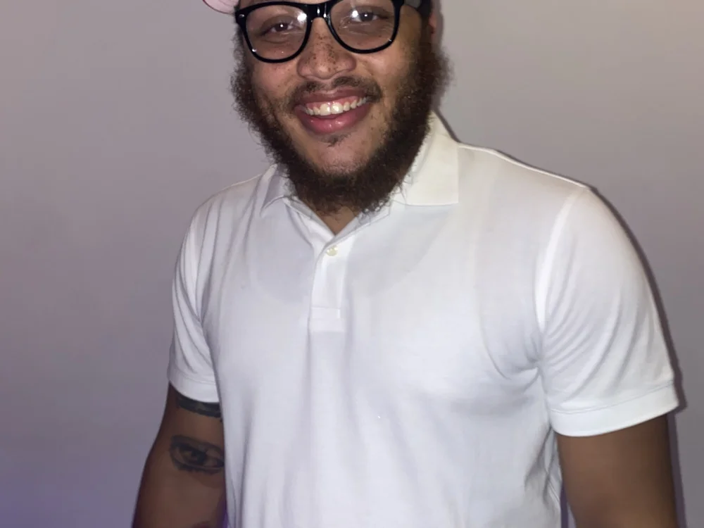 Lightskinpapi3's Offline Chat Room