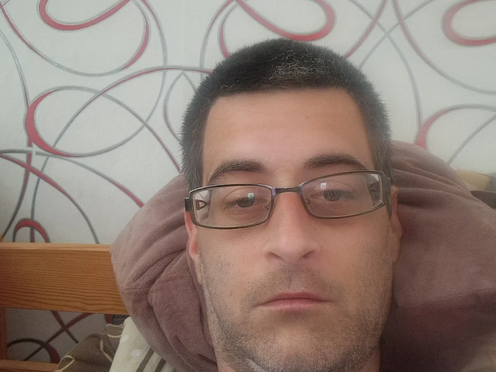 killerovic111 offline XXX-chatje