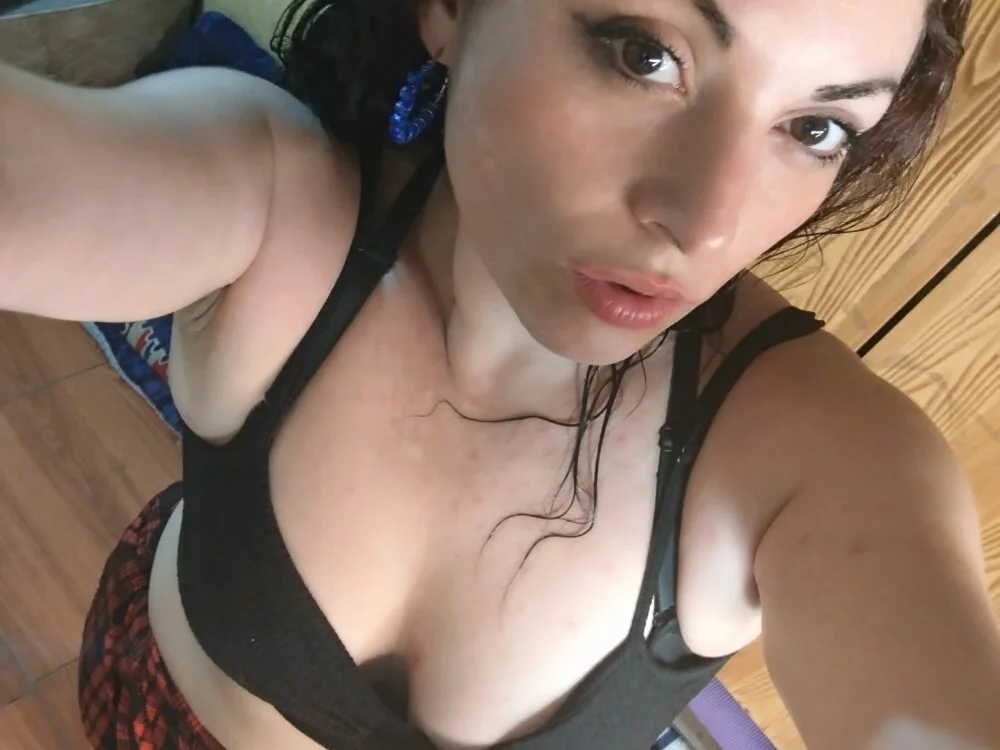 damary3437 Offline XXX-Chat