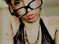 Moon-her_is webcam model