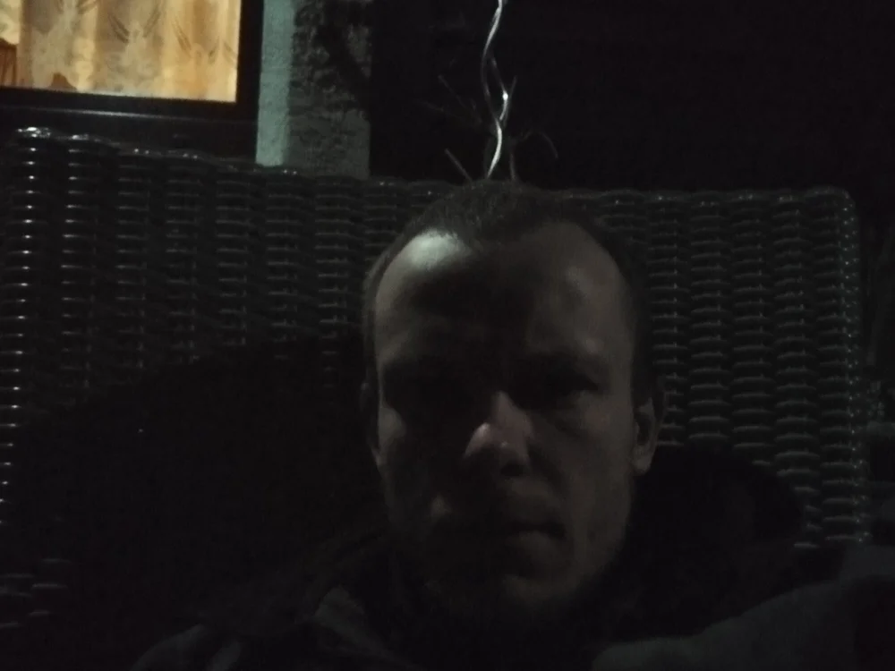 Tomslutslave96's Offline Chat Room
