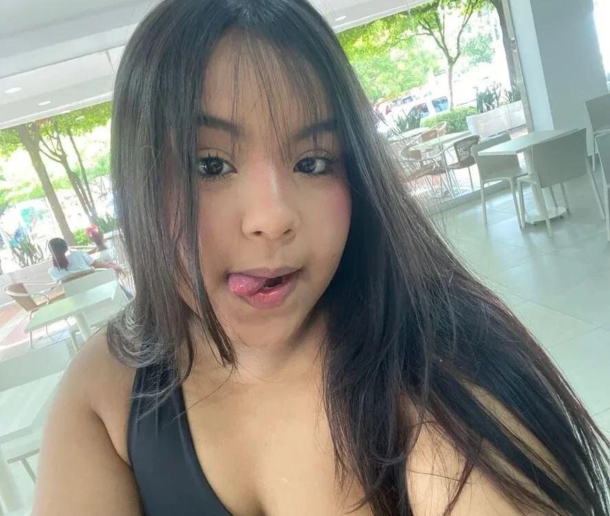 Sakura_Velvetn Offline XXX chat