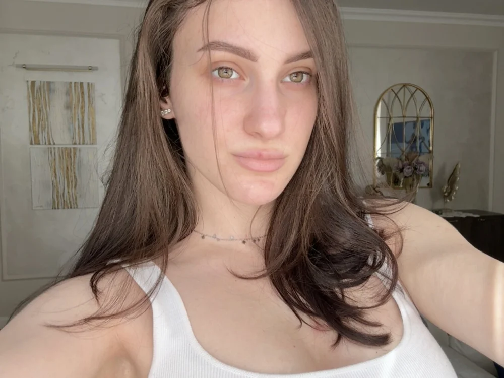 Amira_a offline XXX-chat