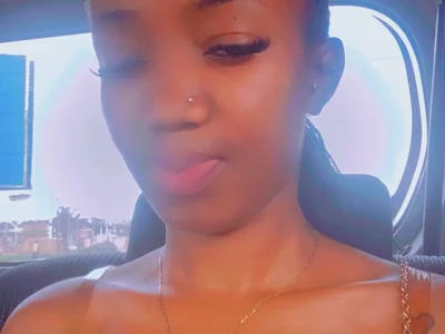 Busty_Andieee